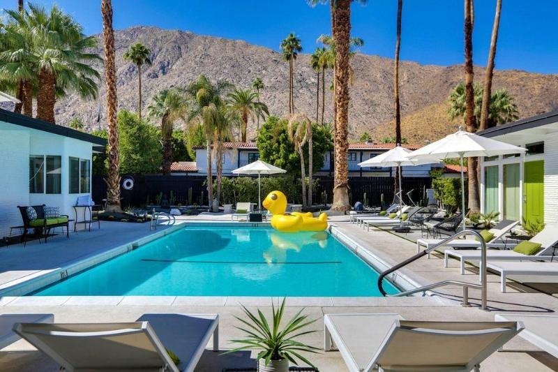 Calla Lily Inn Palm Springs Exterior photo